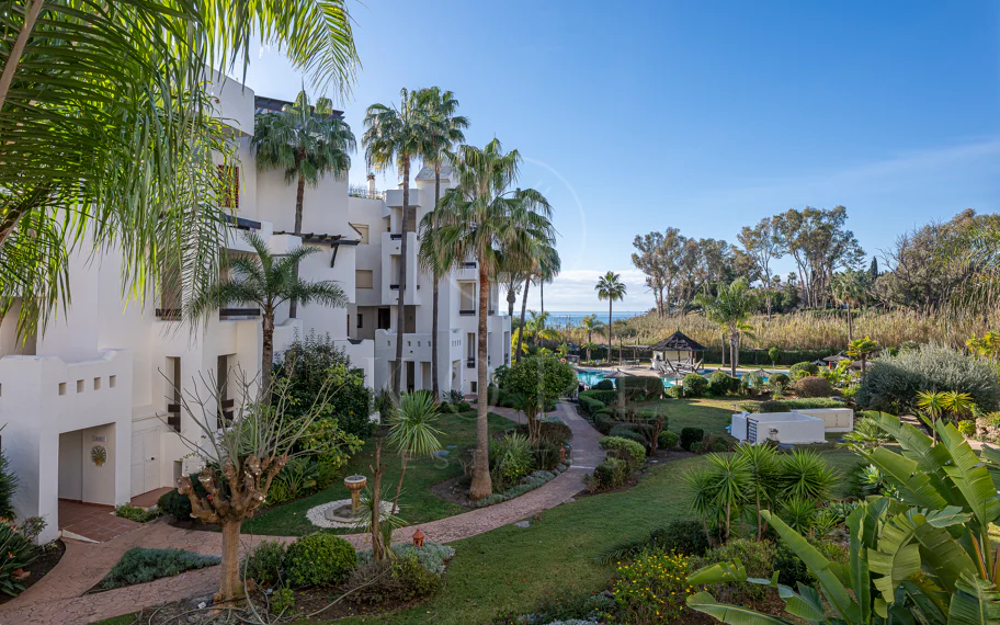 Apartamento moderno en primera línea de playa en Bahía del Velerín