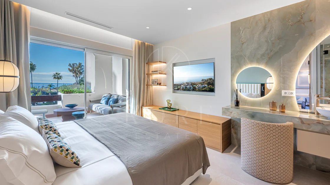 Apartamento moderno en primera línea de playa en Bahía del Velerín