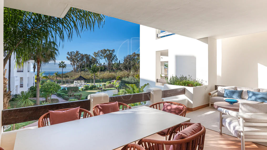 Apartamento moderno en primera línea de playa en Bahía del Velerín