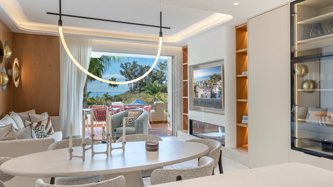 Apartamento moderno en primera línea de playa en Bahía del Velerín