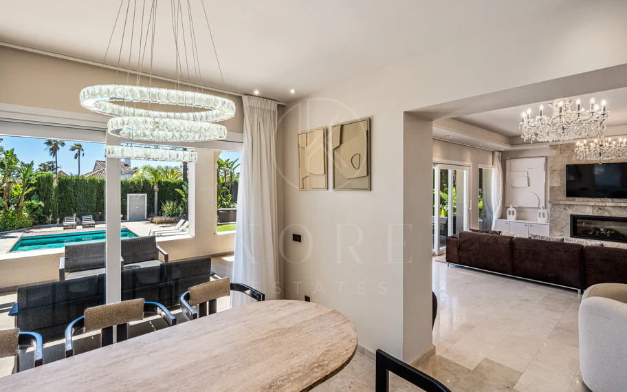 Lujosa villa de seis dormitorios en el prestigioso valle del golf de Nueva Andalucía