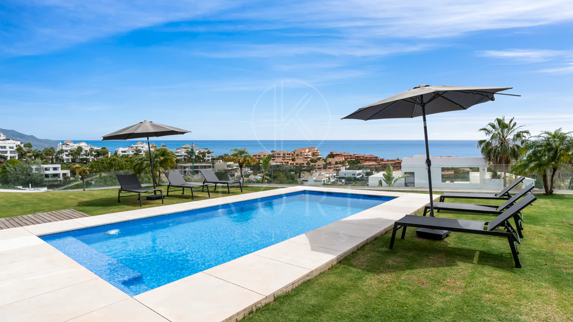 Villa en venta en La Alqueria, Benahavis