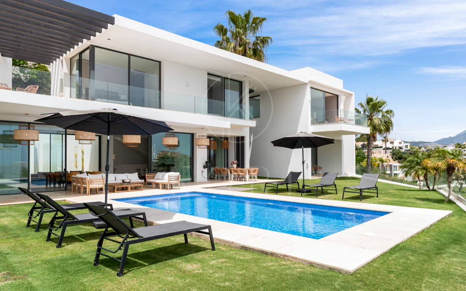 Villa en venta en La Alqueria, Benahavis