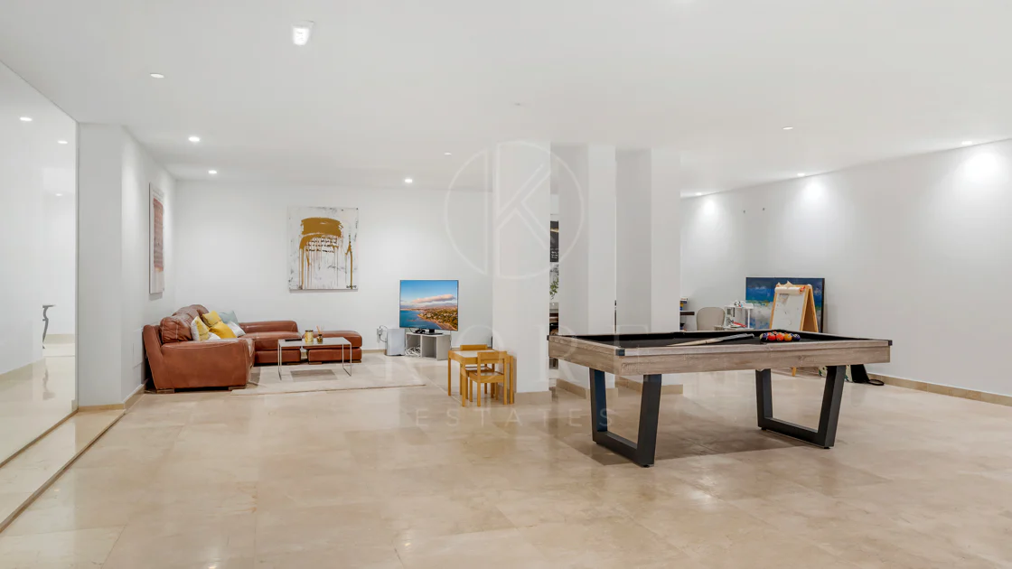 Villa en venta en La Alqueria, Benahavis