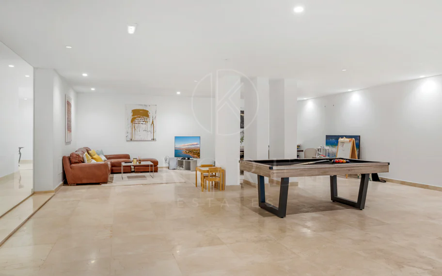 Villa en venta en La Alqueria, Benahavis