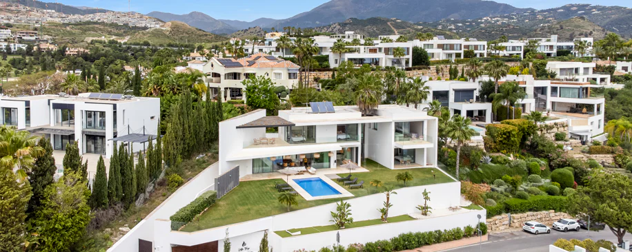 Villa en venta en La Alqueria, Benahavis