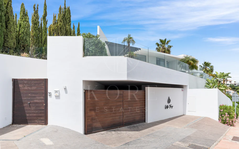 Villa en venta en La Alqueria, Benahavis