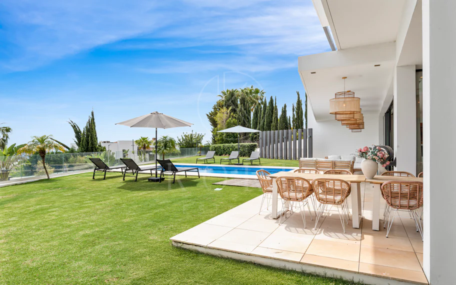 Villa en venta en La Alqueria, Benahavis