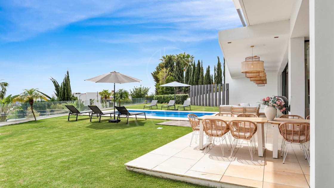 Villa en venta en La Alqueria, Benahavis
