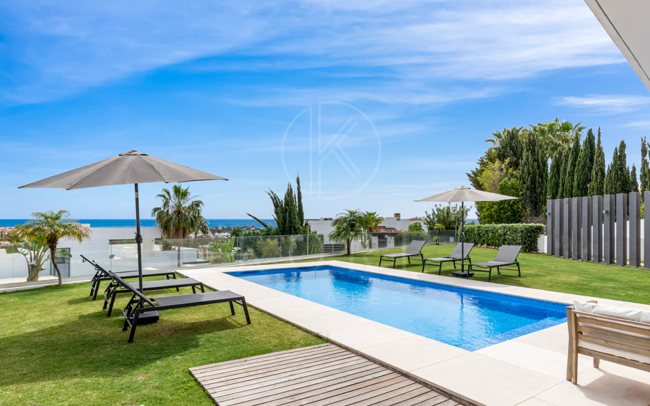 Villa en venta en La Alqueria, Benahavis