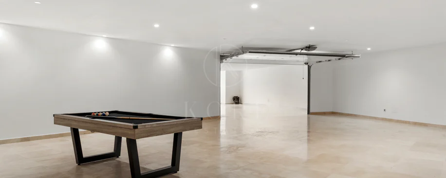 Villa en venta en La Alqueria, Benahavis