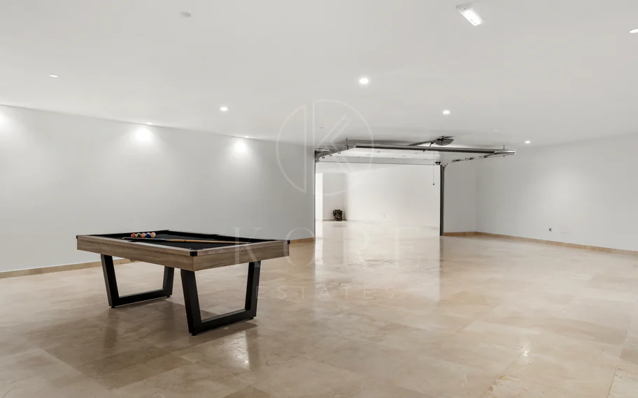 Villa en venta en La Alqueria, Benahavis