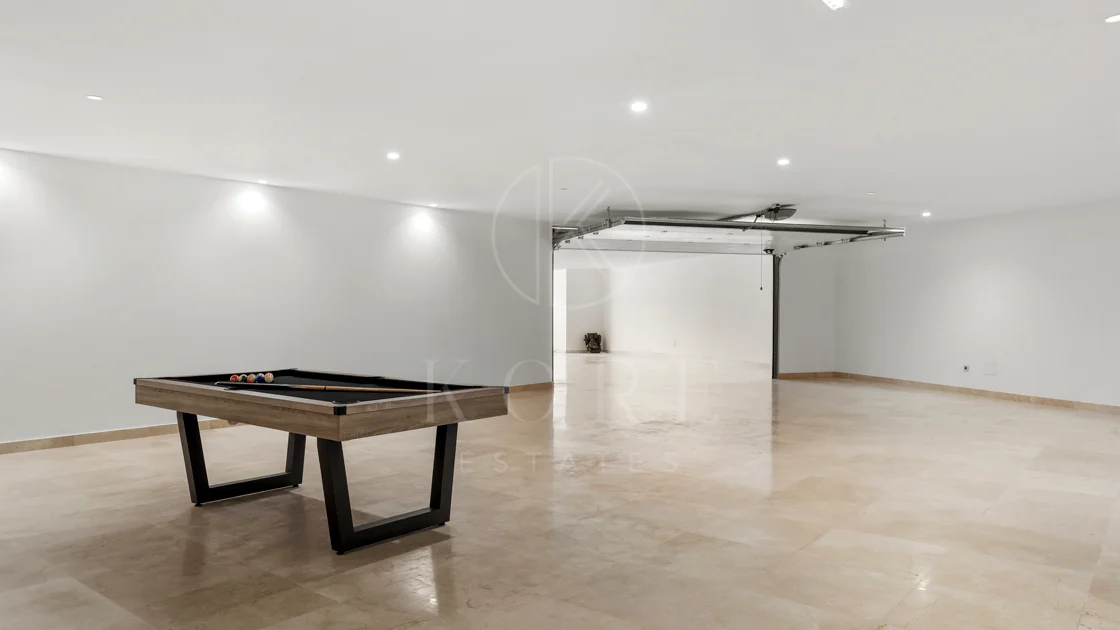 Villa en venta en La Alqueria, Benahavis