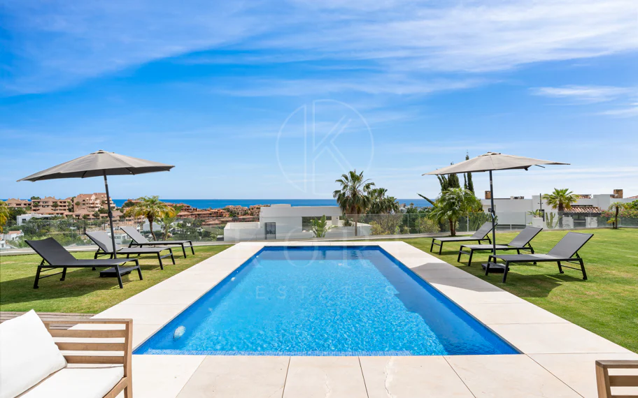 Villa en venta en La Alqueria, Benahavis