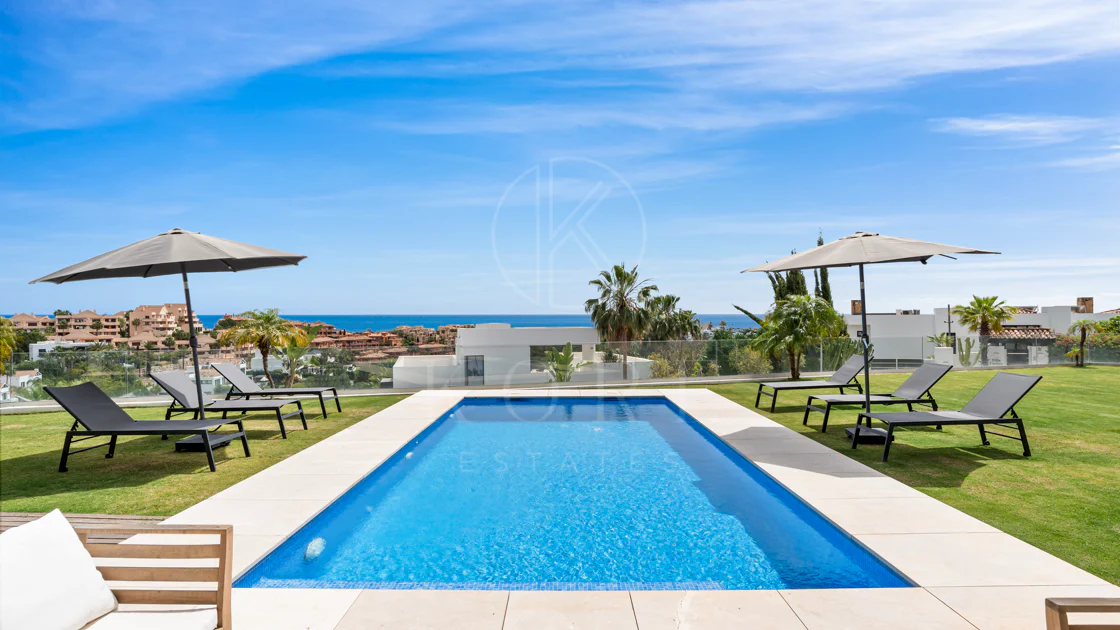 Villa en venta en La Alqueria, Benahavis