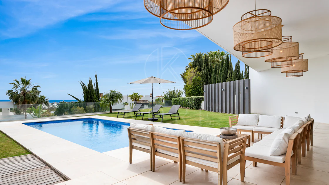 Villa en venta en La Alqueria, Benahavis