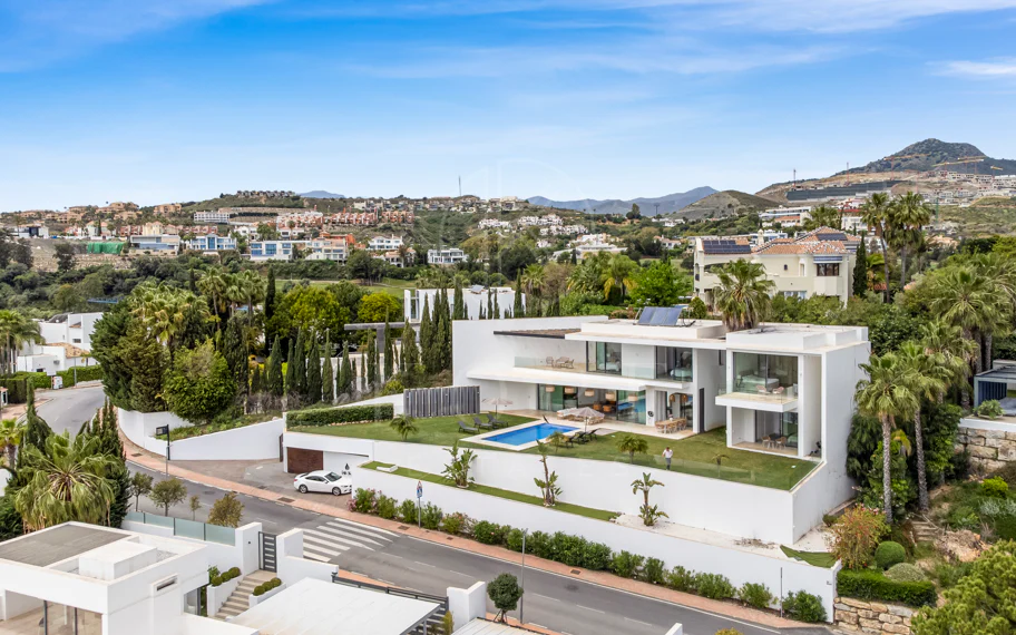 Villa en venta en La Alqueria, Benahavis