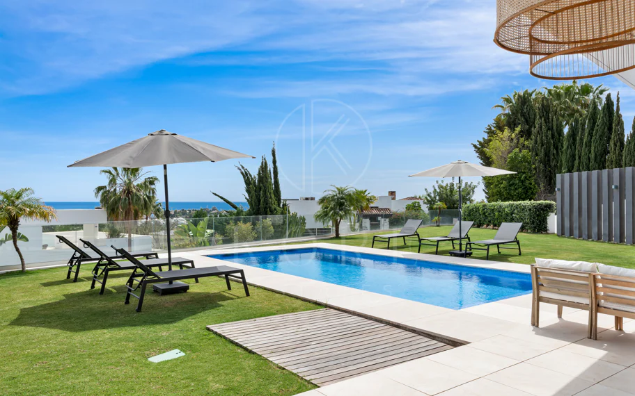 Villa en venta en La Alqueria, Benahavis