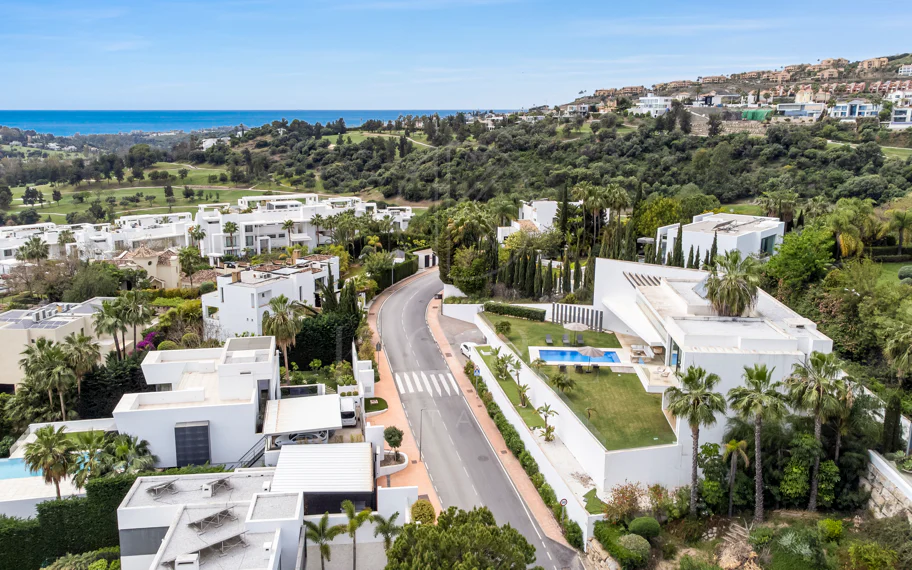Villa en venta en La Alqueria, Benahavis