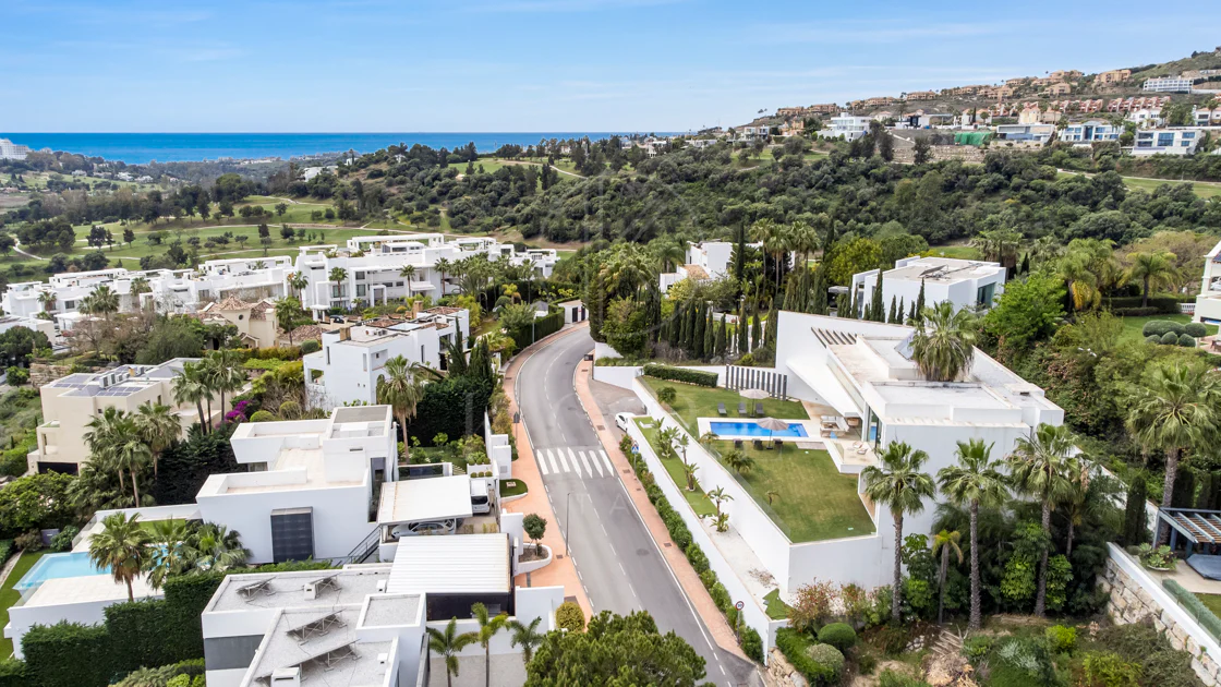 Villa en venta en La Alqueria, Benahavis