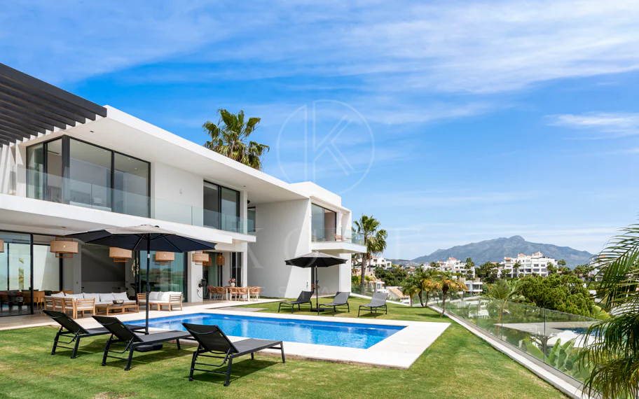Villa en venta en La Alqueria, Benahavis