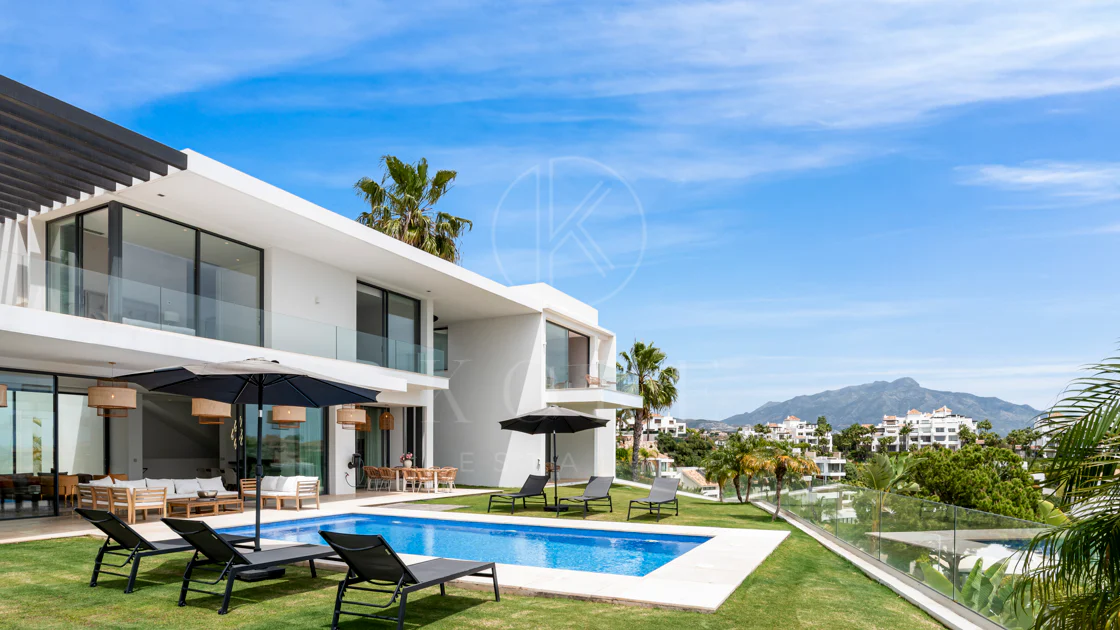 Villa en venta en La Alqueria, Benahavis