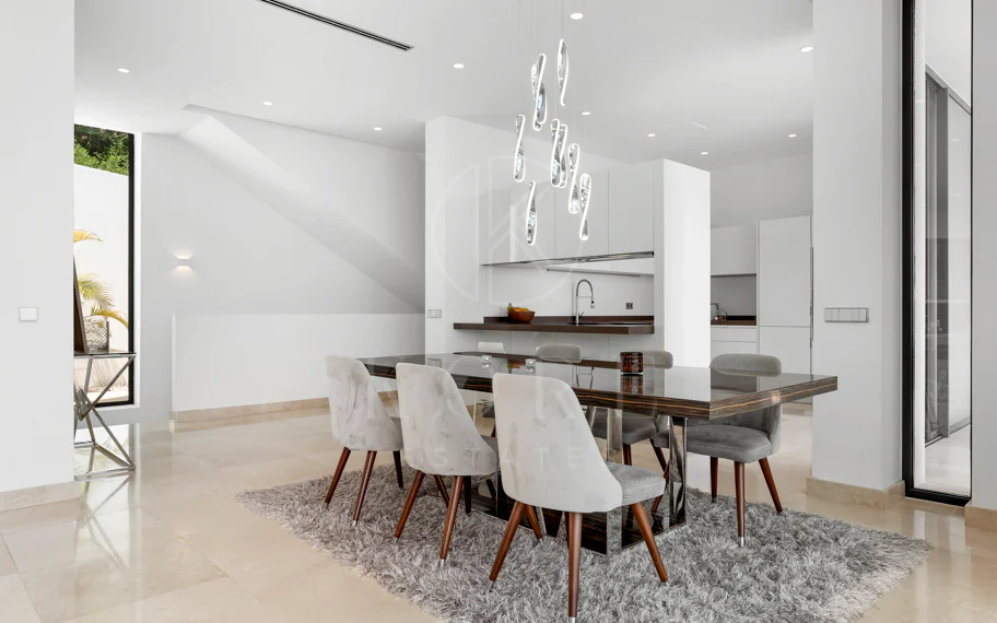 Villa en venta en La Alqueria, Benahavis