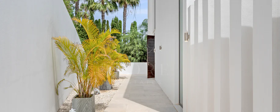 Villa en venta en La Alqueria, Benahavis