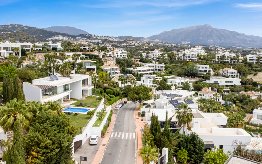 Villa en venta en La Alqueria, Benahavis