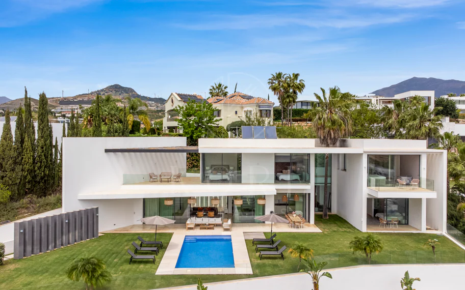 Villa en venta en La Alqueria, Benahavis