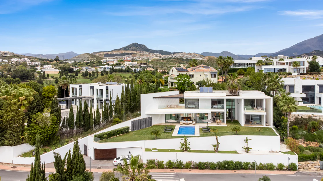 Villa en venta en La Alqueria, Benahavis
