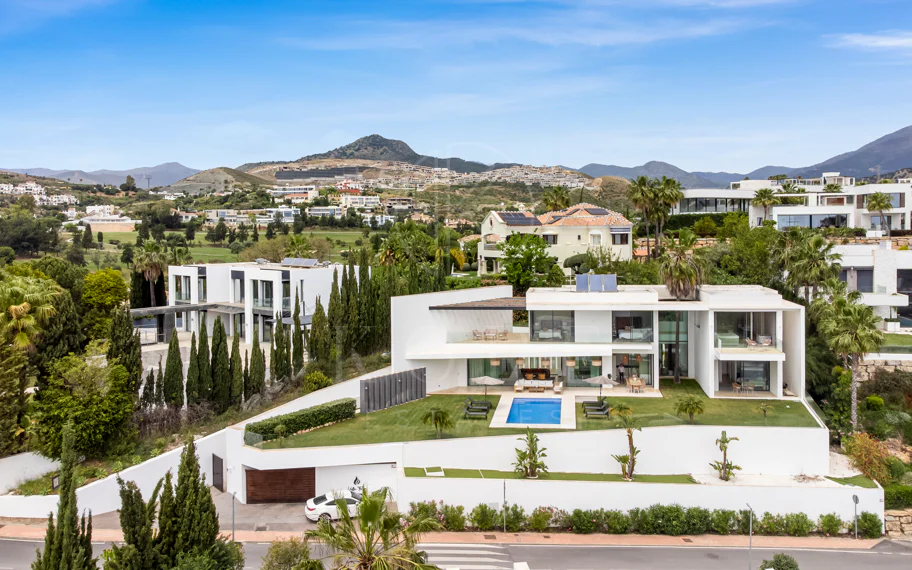 Villa en venta en La Alqueria, Benahavis