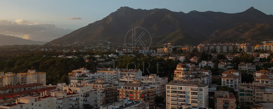Marbella Penthouse - Private Rooftop Pool & La Concha Views