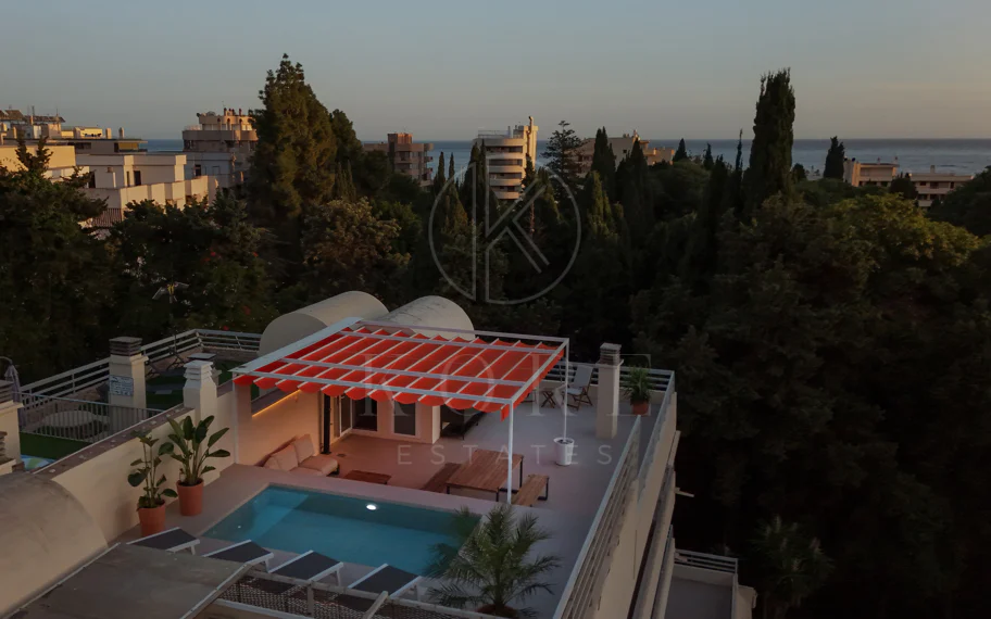 Marbella Penthouse - Private Rooftop Pool & La Concha Views
