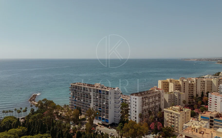 Marbella Penthouse - Private Rooftop Pool & La Concha Views
