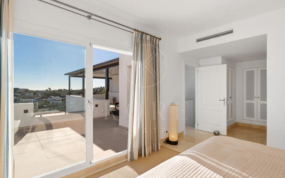 Elegant duplex penthouse in Aloha, Marbella with 3 bedrooms