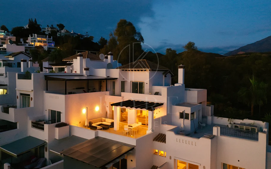 Elegant duplex penthouse in Aloha, Marbella with 3 bedrooms