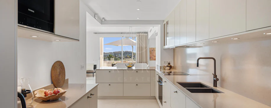 Elegant duplex penthouse in Aloha, Marbella with 3 bedrooms