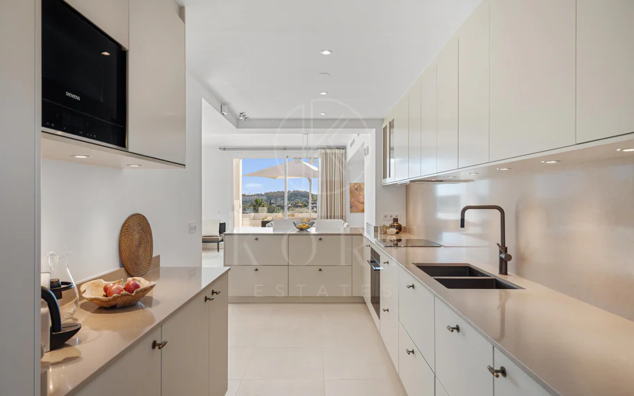 Elegant duplex penthouse in Aloha, Marbella with 3 bedrooms