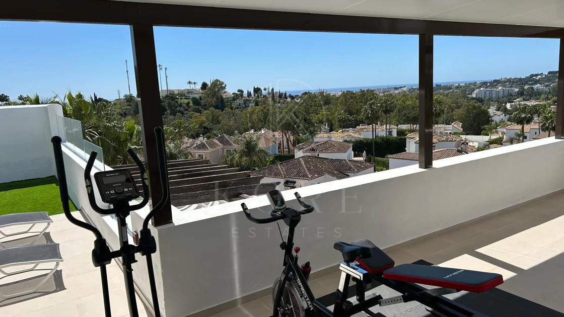 Elegant duplex penthouse in Aloha, Marbella with 3 bedrooms