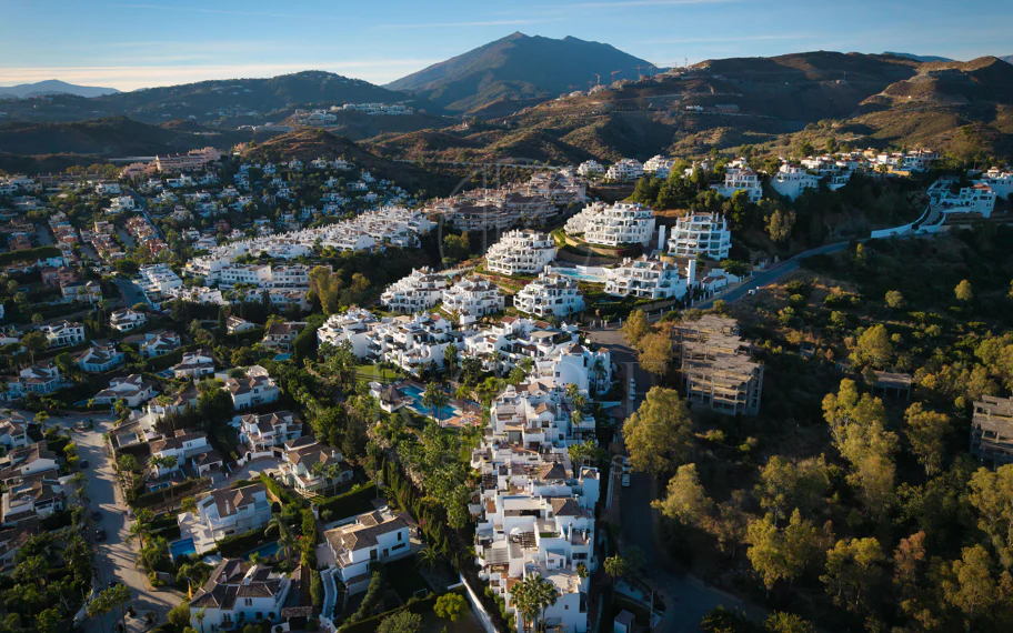 Elegant duplex penthouse in Aloha, Marbella with 3 bedrooms