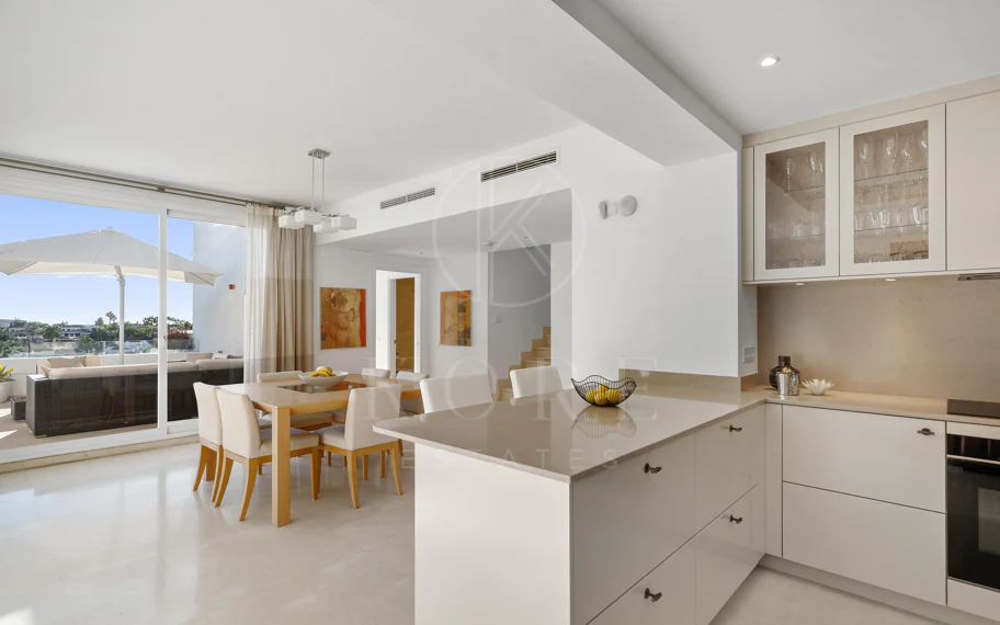 Elegant duplex penthouse in Aloha, Marbella with 3 bedrooms