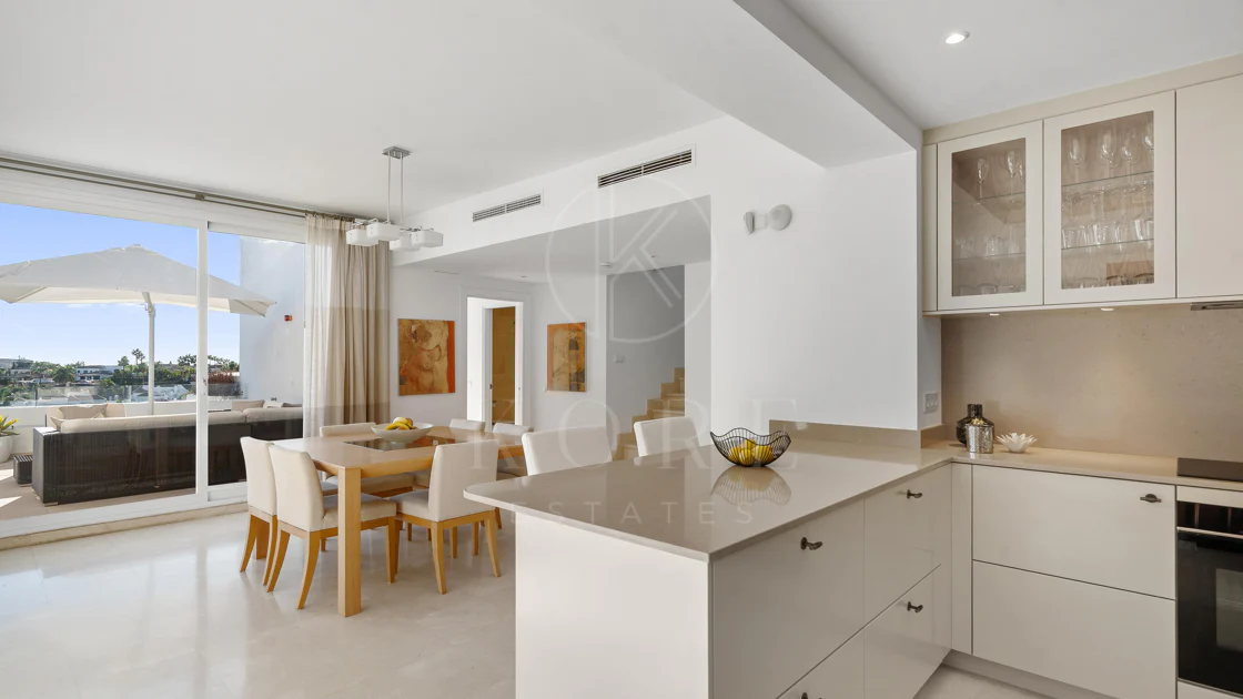 Elegant duplex penthouse in Aloha, Marbella with 3 bedrooms