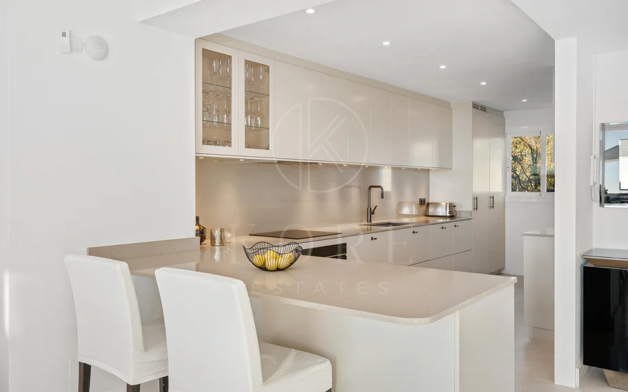 Elegant duplex penthouse in Aloha, Marbella with 3 bedrooms
