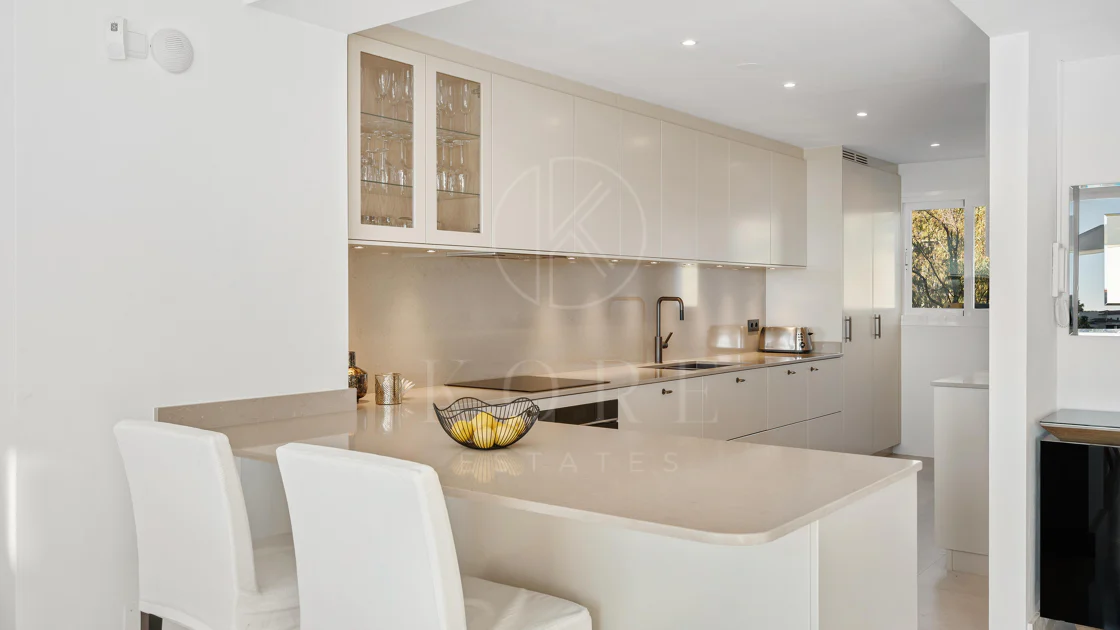 Elegant duplex penthouse in Aloha, Marbella with 3 bedrooms