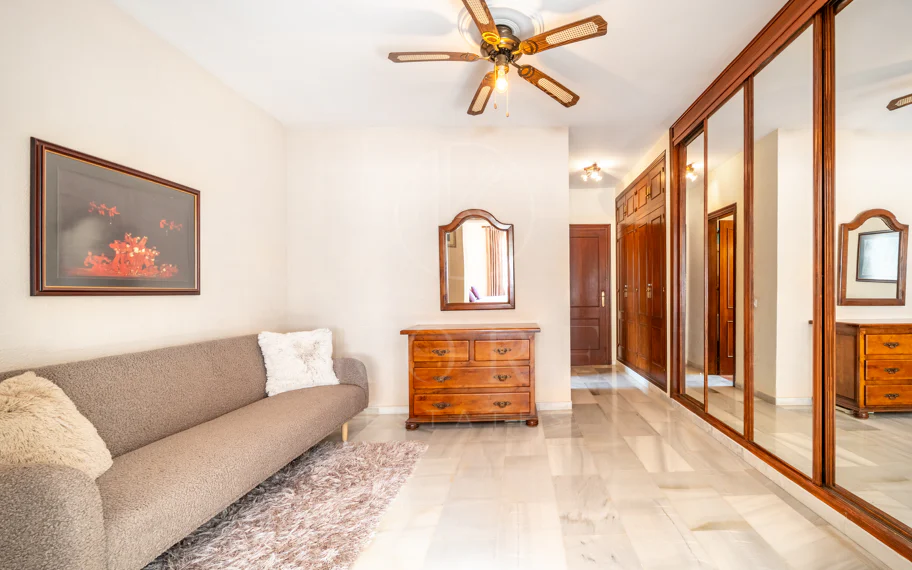 CHARMING 4-BEDROOM VILLA WITH EXPANSIVE OUTDOOR AREA IN MARBELLA