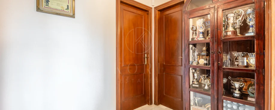 VILĂ FERMECĂTOARE CU 4 DORMITOARE ȘI SPAȚIU EXTERIOR EXTINS ÎN MARBELLA