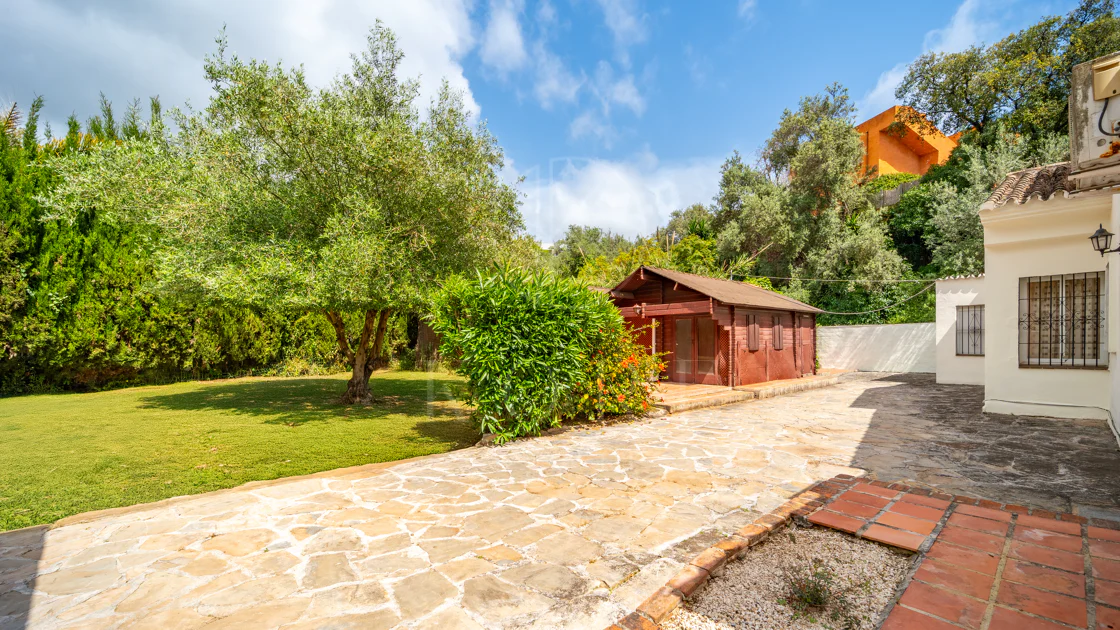 VILĂ FERMECĂTOARE CU 4 DORMITOARE ȘI SPAȚIU EXTERIOR EXTINS ÎN MARBELLA