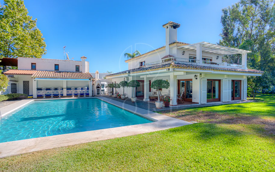 Elegant, southeast facing five bedroom Villa located on the New Golden Mile in Estepona, just steps from the beach