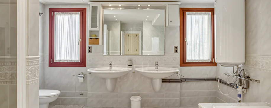 Elegant, southeast facing five bedroom Villa located on the New Golden Mile in Estepona, just steps from the beach